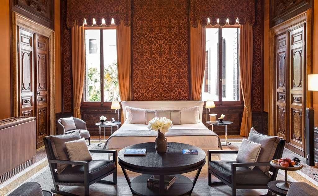 Aman Hotel 5*