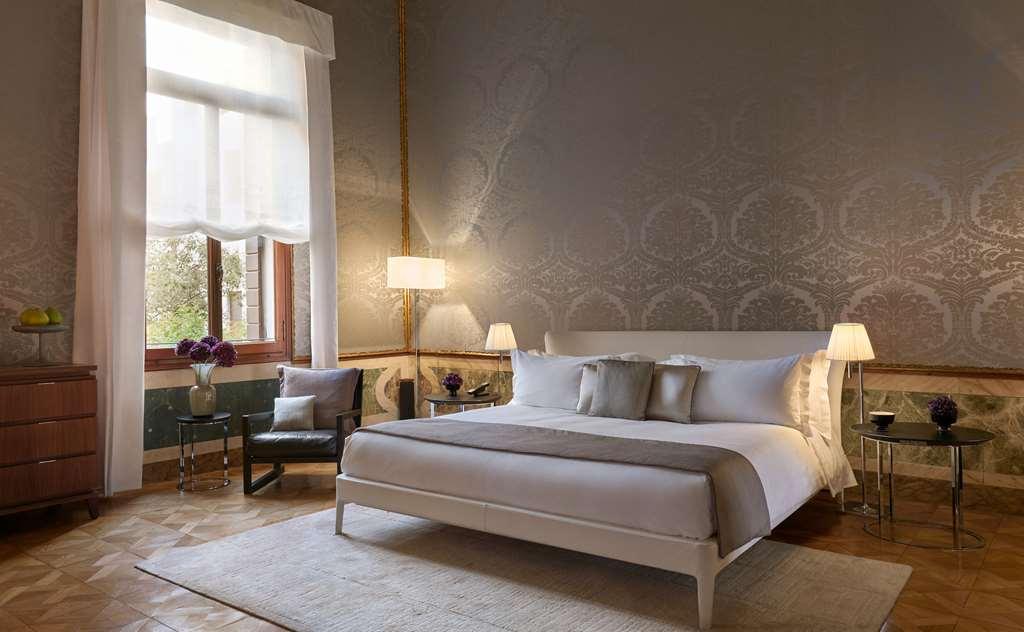 Aman Hotel 5*